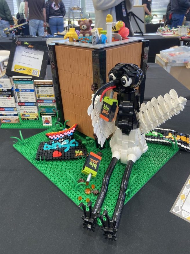 Picture of LEGO MOC of Ibis as Bin Chicken