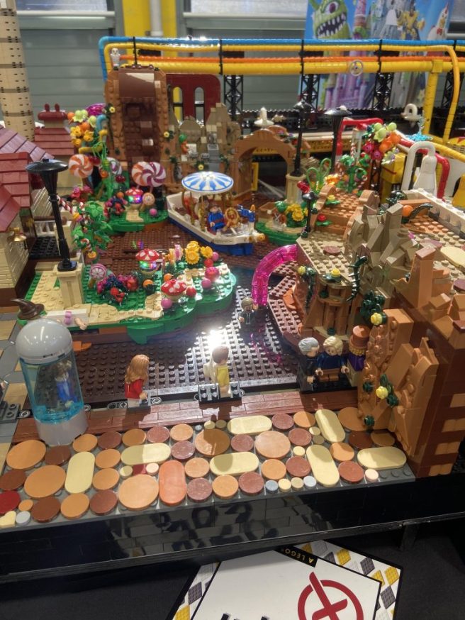 Pic of LEGO MOC of Willy Wonka's Chocolate Factory